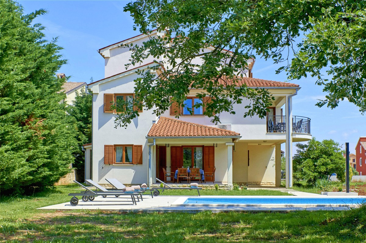 Ferienhaus Ližnjan mit Pool & Meerblick