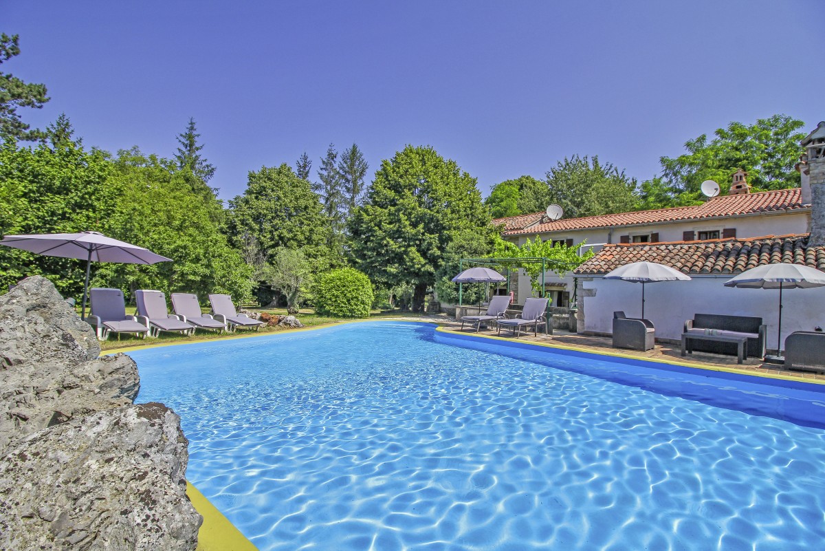 Ferienhaus Kraj Drage mit Pool